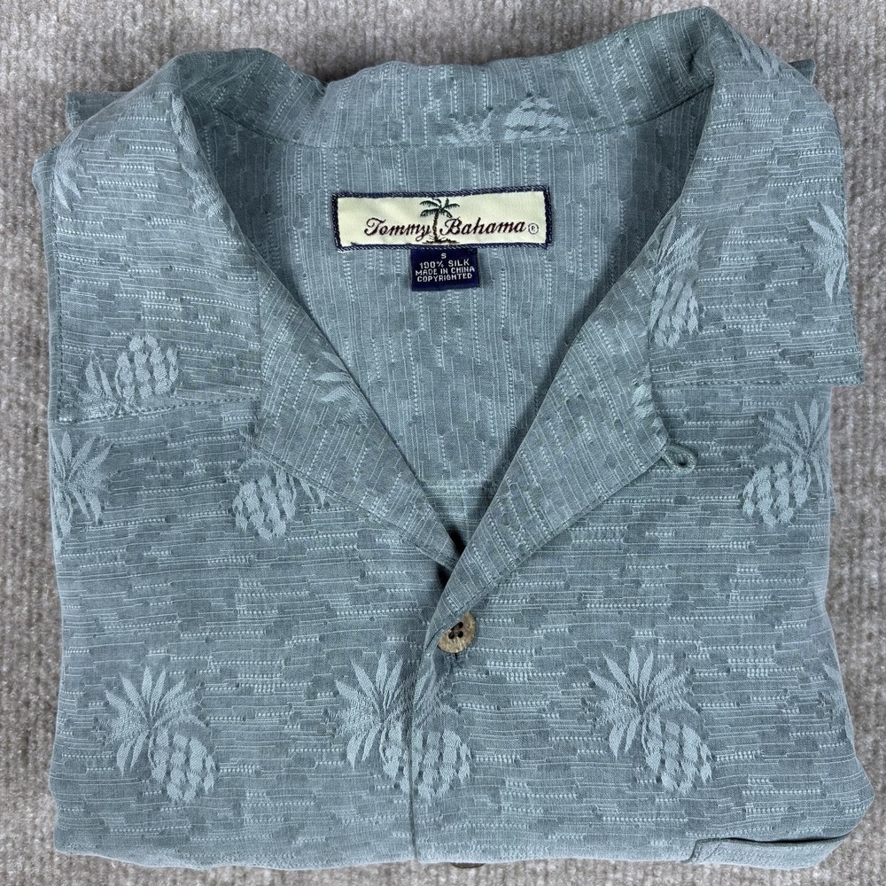 Tommy Bahama 100% Silk Camp Shirt‎ Mens S Blue Pineapple Hawaiian Button Front